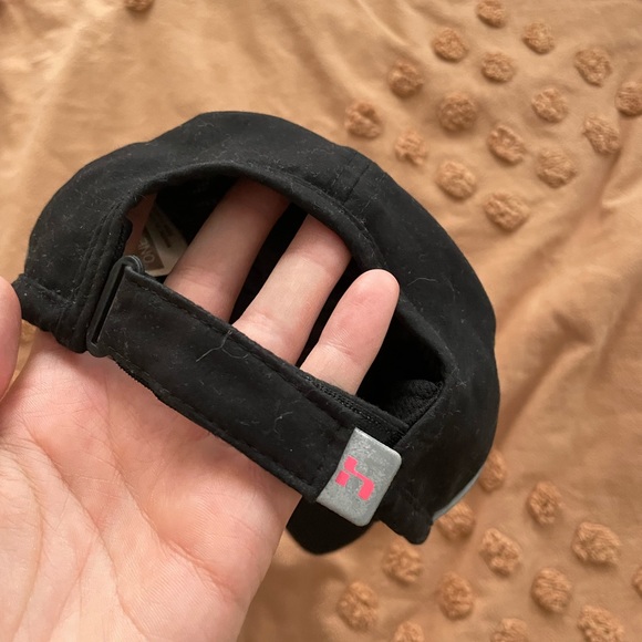 Workout SnapBack - Picture 2 of 2